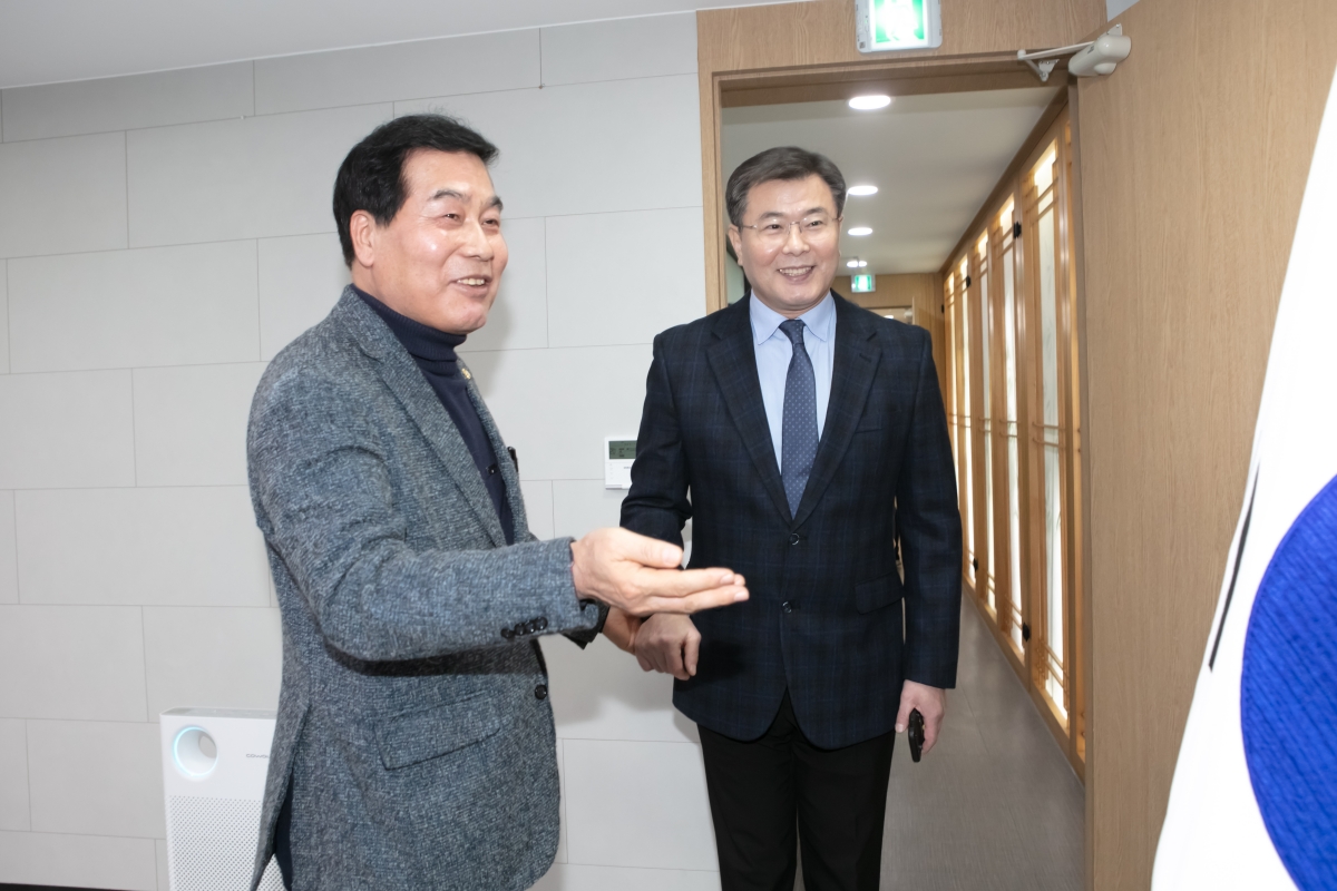 20240221-031[IMG_9857-신임 구미경찰서장 의장실 방문.jpg