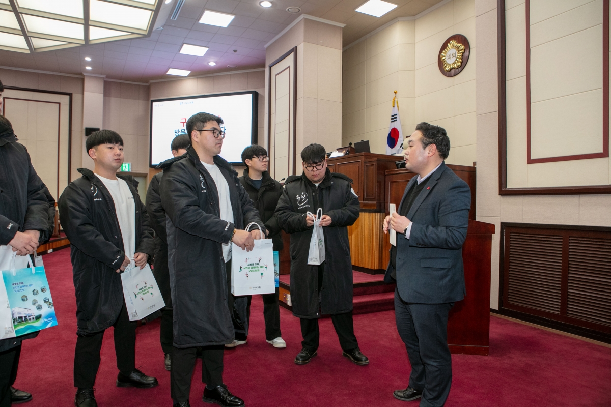 20240229-054[IMG_0042-금오공대 총학생회장 일행 의회 방문.jpg