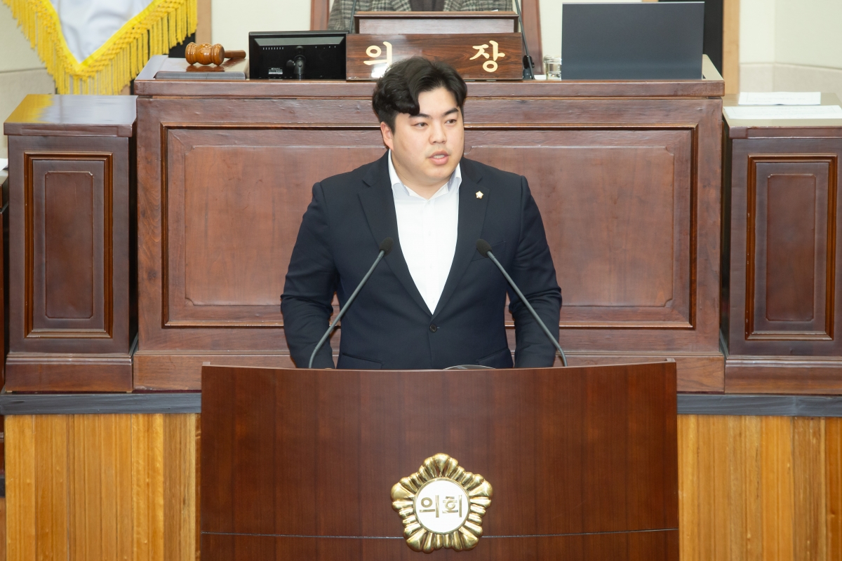 20240304-014[_P7U3215-제274회 임시회 제1차 본회의시 김정도 의원 5분 자유발언.jpg