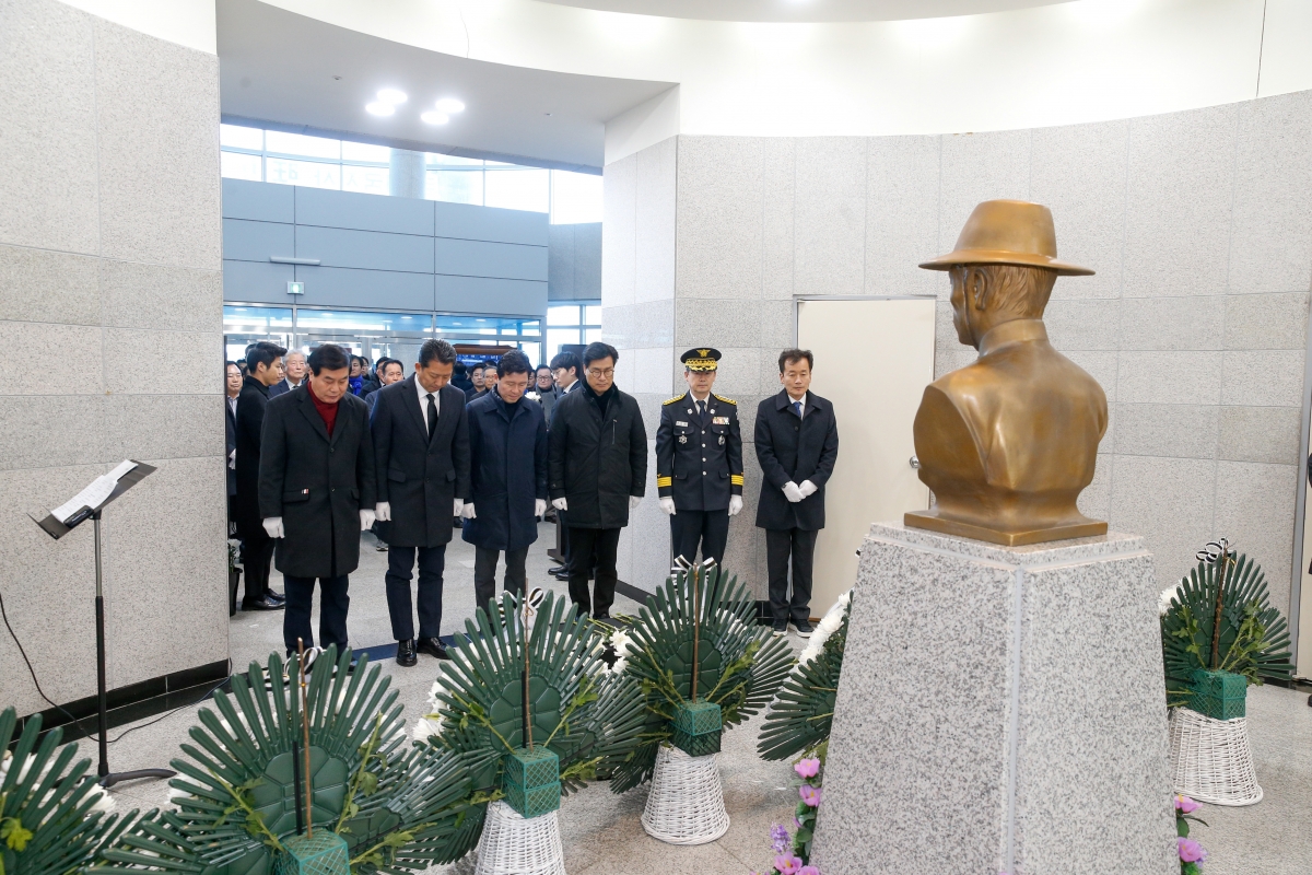 20240301-044[_P7U2902-1-3·1절 기념 왕산 허위 선생 추념.jpg