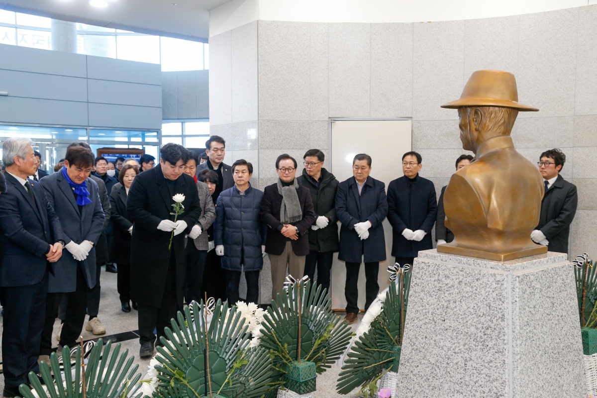 20240301-059[_P7U2931-1-3·1절 기념 왕산 허위 선생 추념.jpg