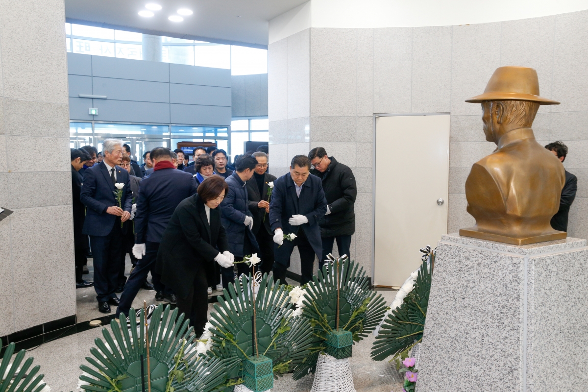 20240301-049[_P7U2913-1-3·1절 기념 왕산 허위 선생 추념.jpg