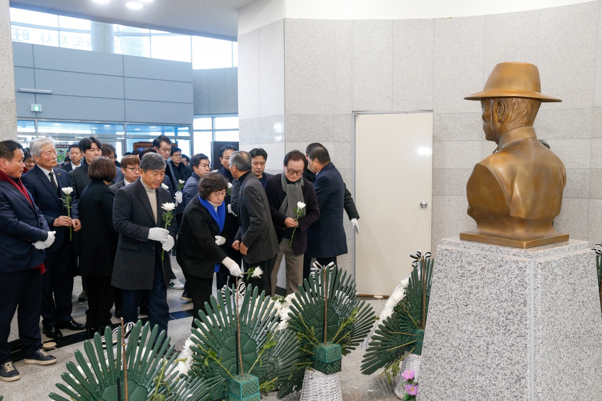 20240301-050[_P7U2914-1-3·1절 기념 왕산 허위 선생 추념.jpg