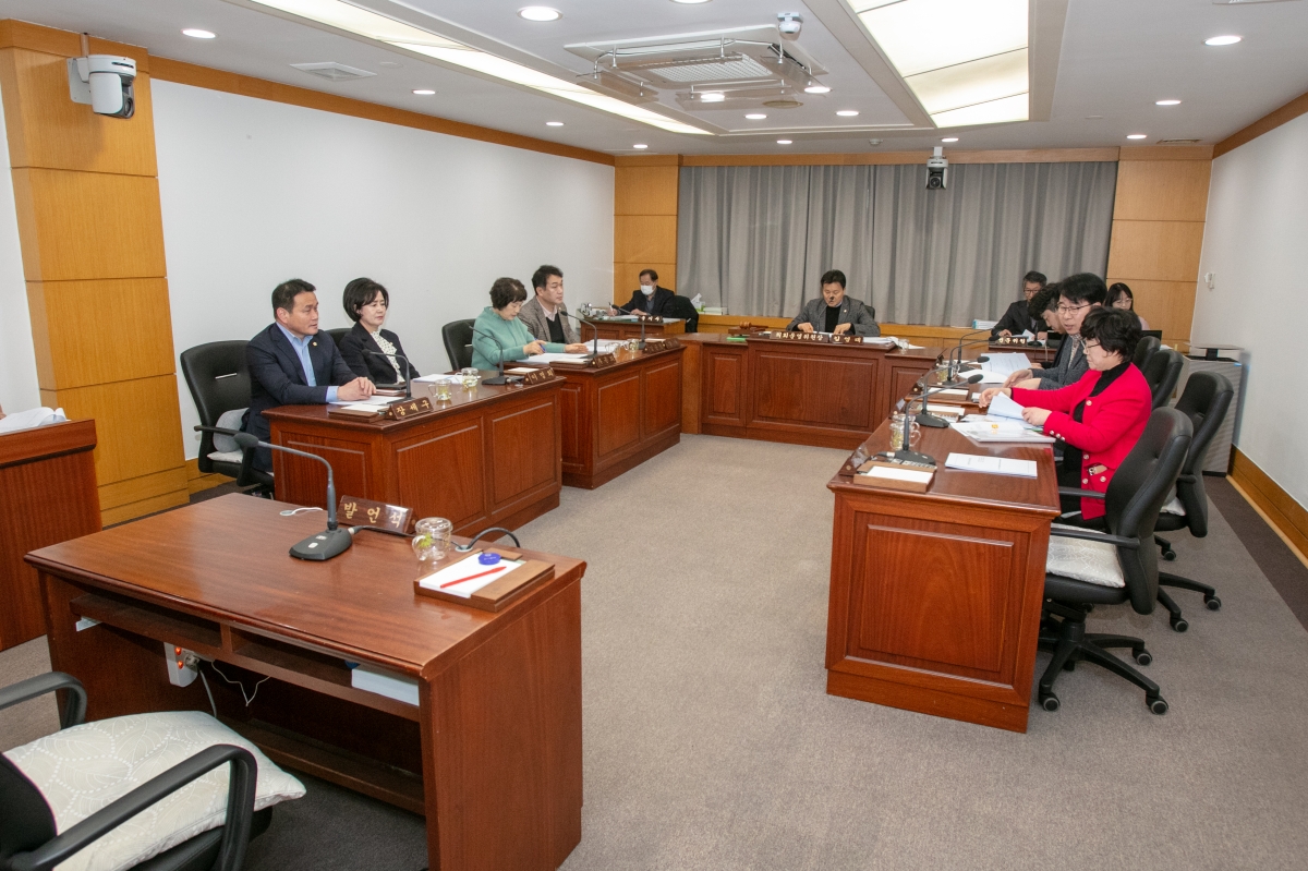 20240305-017[IMG_0093-제274회 임시회 의회운영위원회 조례안 심사활동.jpg