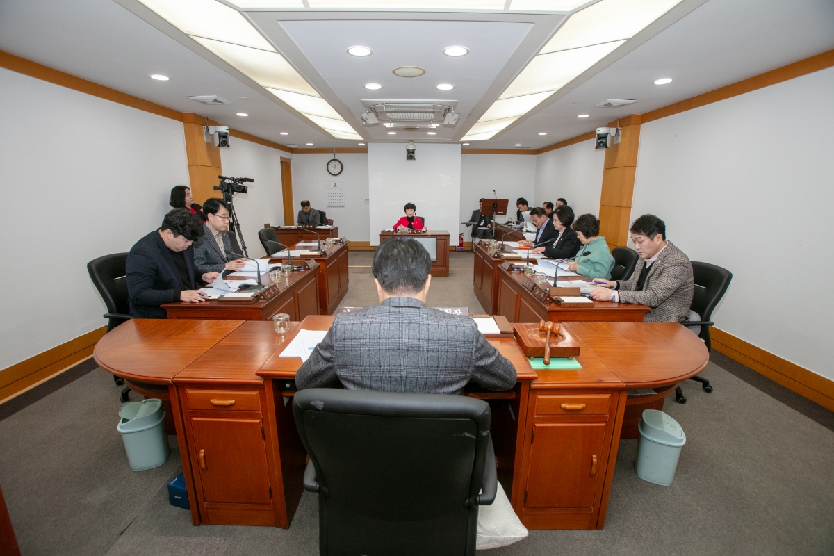 20240305-011[IMG_0077-제274회 임시회 의회운영위원회 조례안 심사활동.jpg