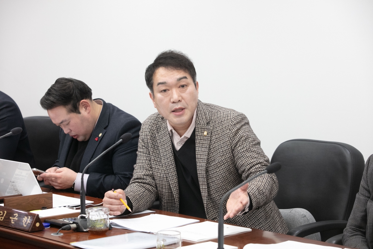 20240305-049[IMG_0241-제274회 임시회 기획행정위원회 조례안 심사활동.jpg