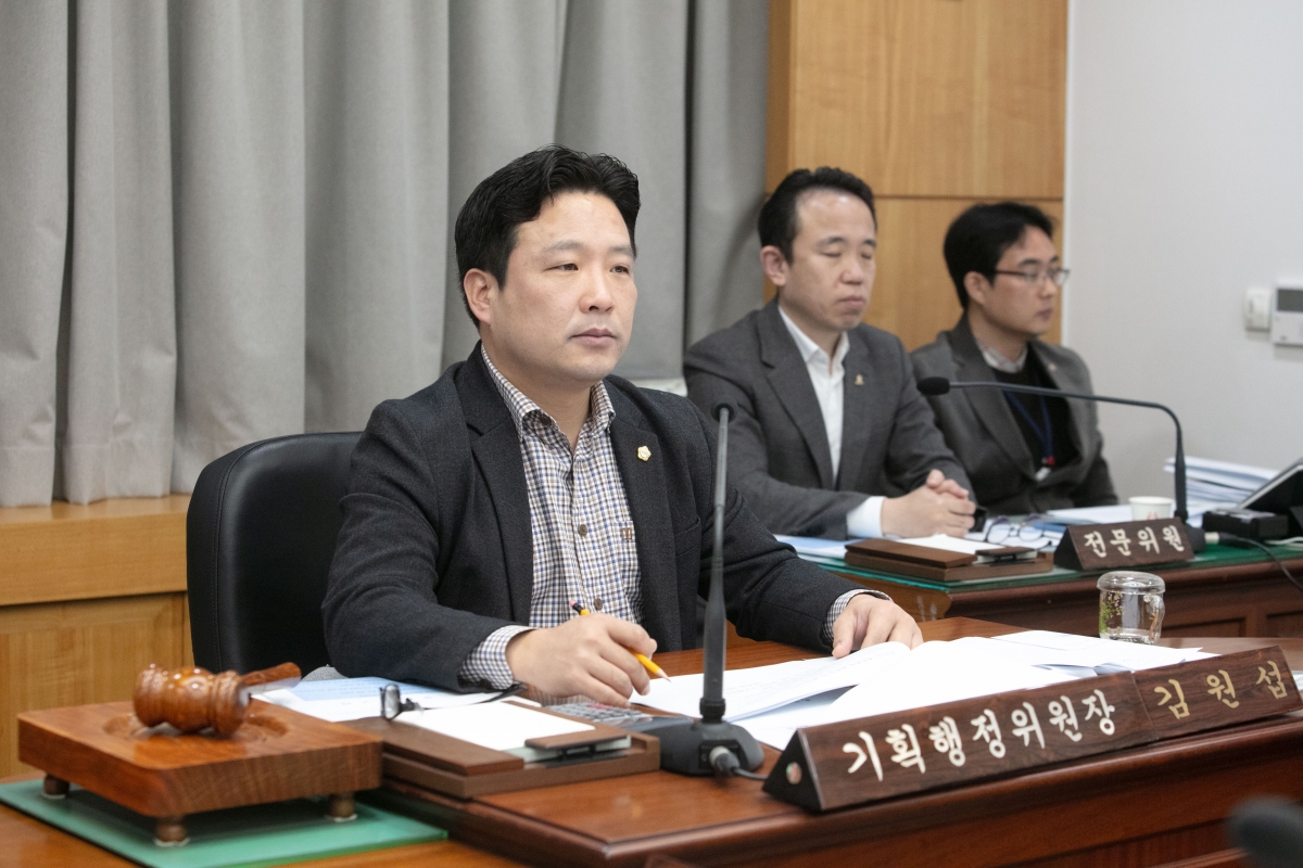 20240305-061[IMG_0299-제274회 임시회 기획행정위원회 조례안 심사활동.jpg