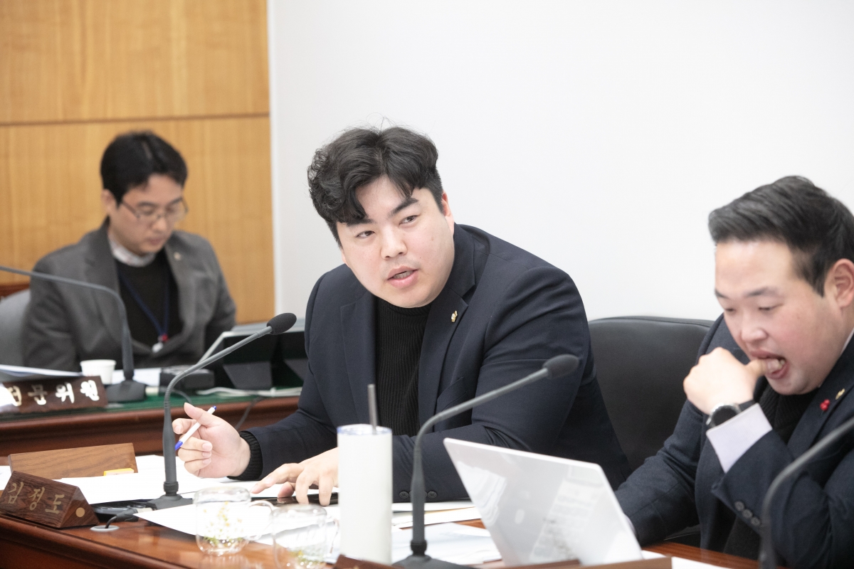 20240305-050[IMG_0243-제274회 임시회 기획행정위원회 조례안 심사활동.jpg
