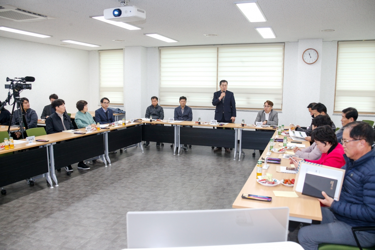 20240305-077[_P7U3371-1-제274회 임시회 산업건설위원회 농업기술센터 현장방문.jpg