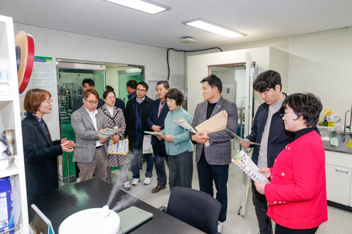 20240305-086[_P7U3403-1-제274회 임시회 산업건설위원회 농업기술센터 현장방문.jpg