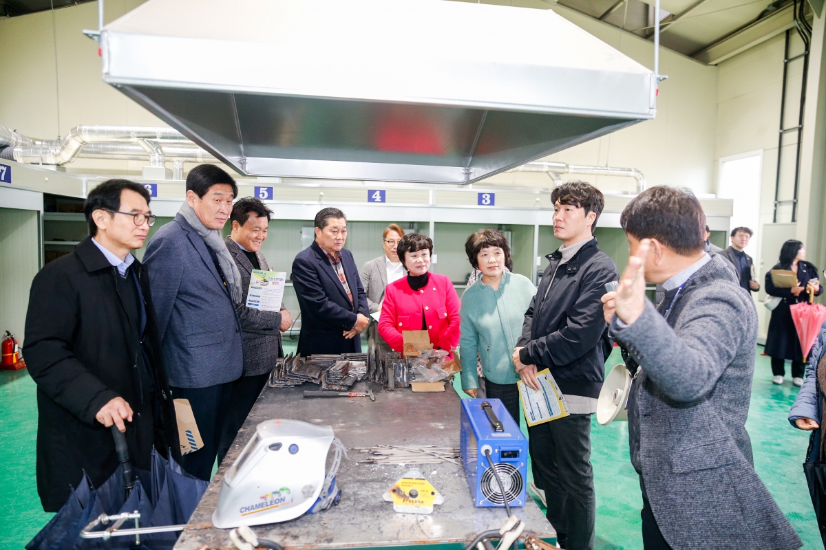 20240305-098[_P7U3452-1-제274회 임시회 산업건설위원회 농업기술센터 현장방문.jpg
