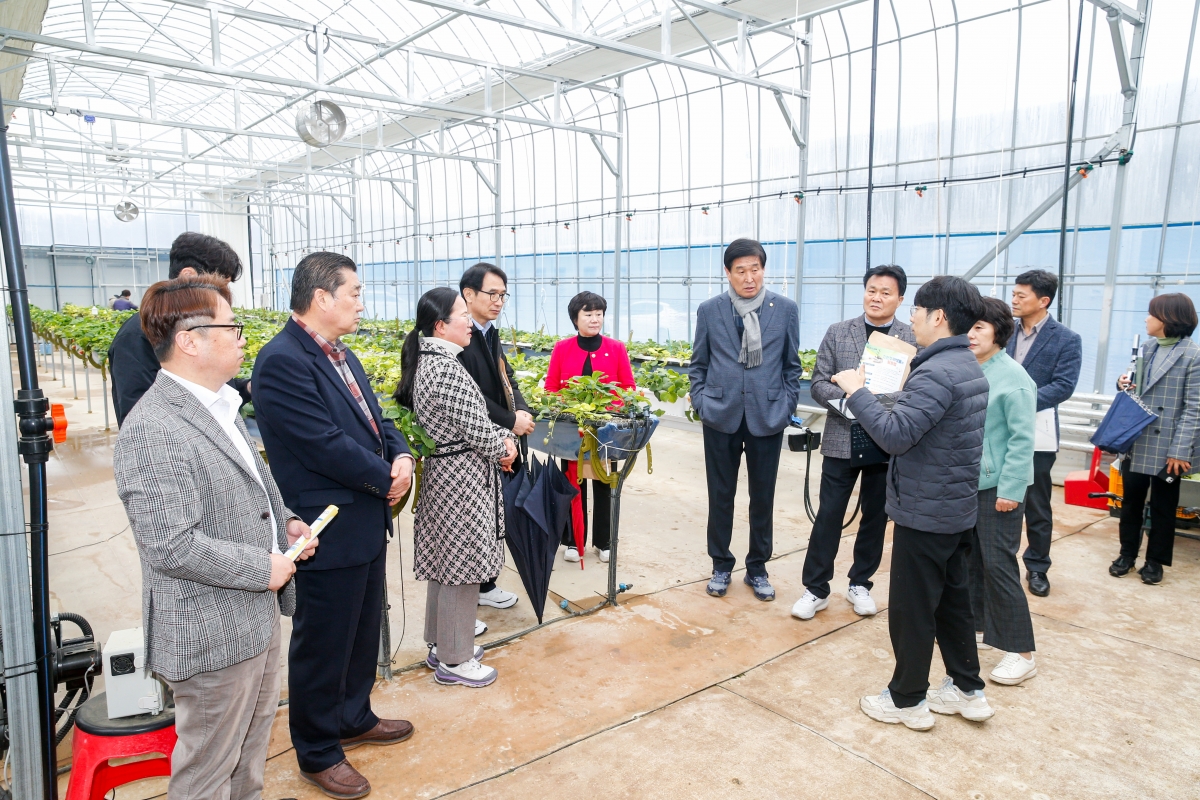 20240305-122[_P7U3519-1-제274회 임시회 산업건설위원회 농업기술센터 현장방문.jpg