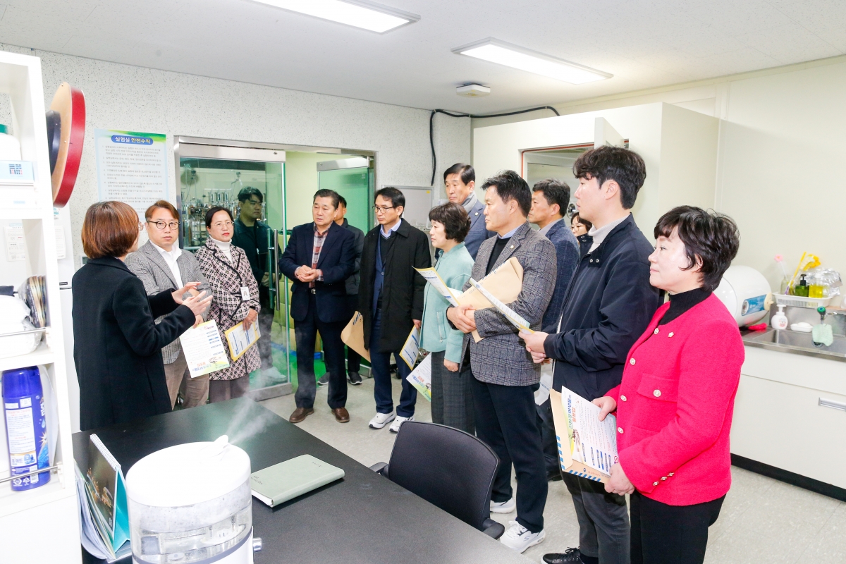 20240305-088[_P7U3415-1-제274회 임시회 산업건설위원회 농업기술센터 현장방문.jpg