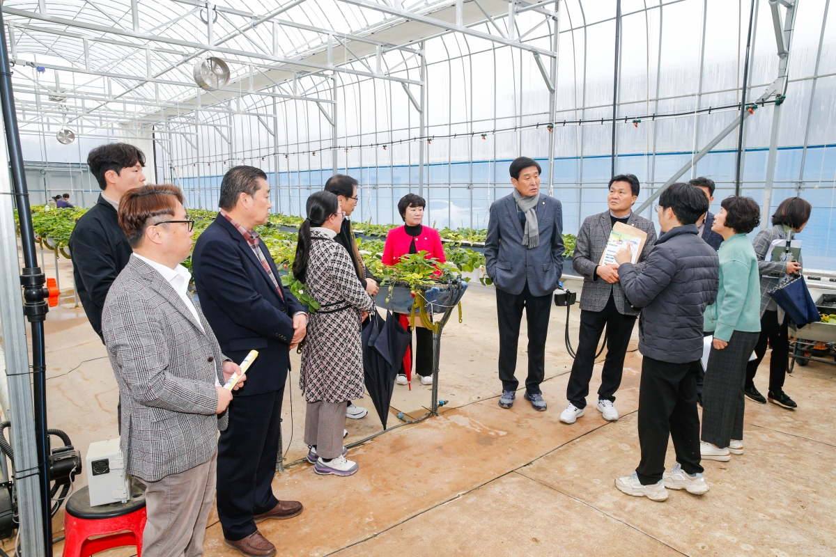 20240305-121[_P7U3517-1-제274회 임시회 산업건설위원회 농업기술센터 현장방문.jpg