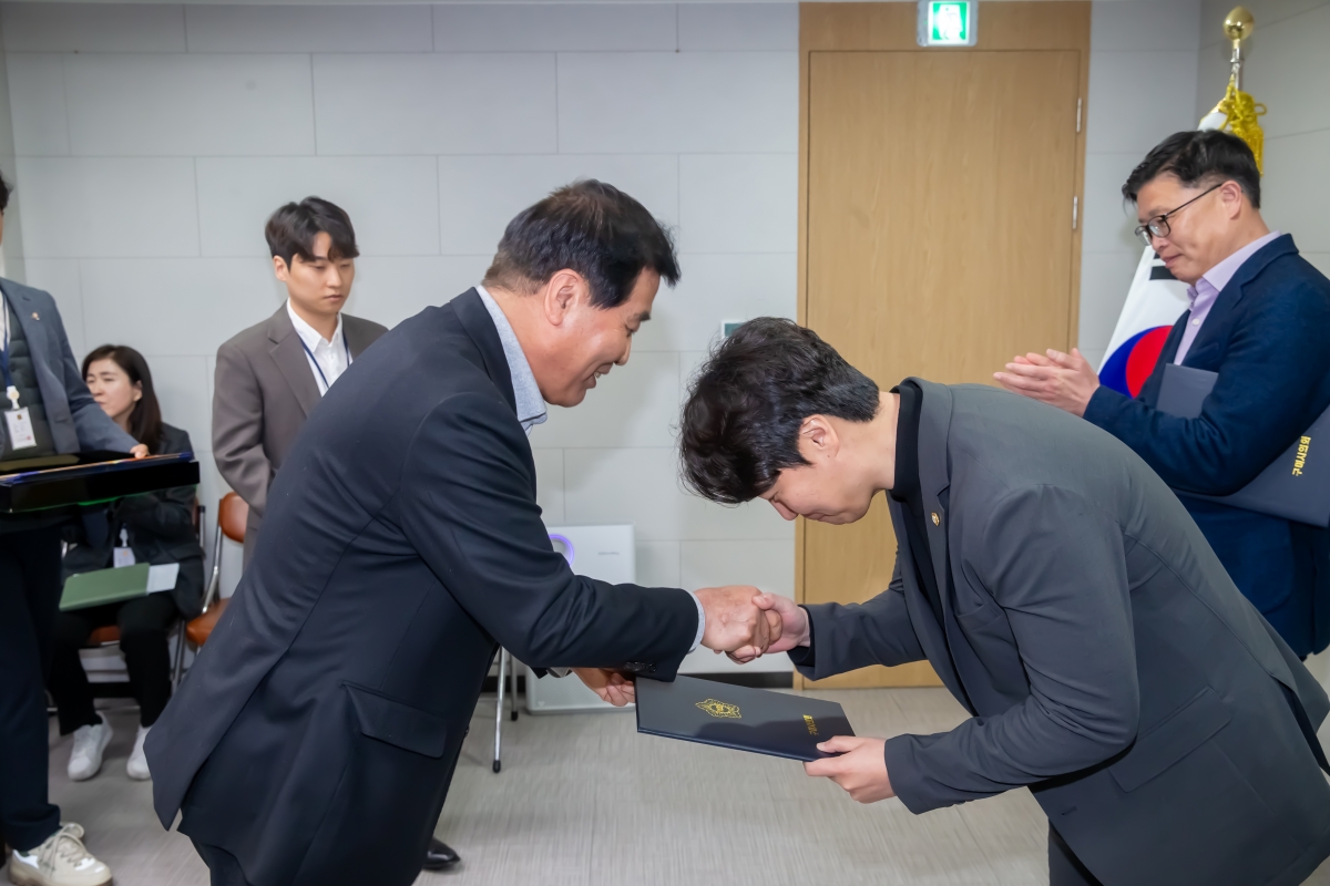 20240326-029[_P7U5061-2023 회계연도 결산검사위원 선임 위촉식.jpg
