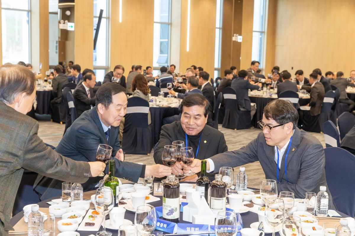 20240327-033[_P7U5234-1-㈜원익큐엔씨 캠퍼스S 준공식.jpg