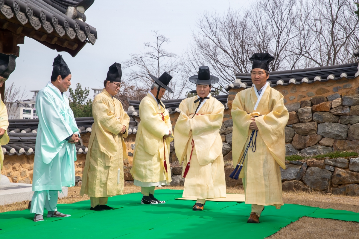 20240402-015[_P7U5360-왕산 허위 선생 춘계 향사.jpg