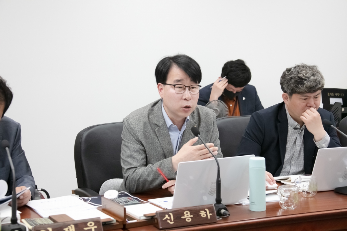 20240416-024[IMG_0493-제275회 임시회 기획행정위원회 소관 조례안 심사 및 2024년도 행정사무감사계획서 작성.jpg