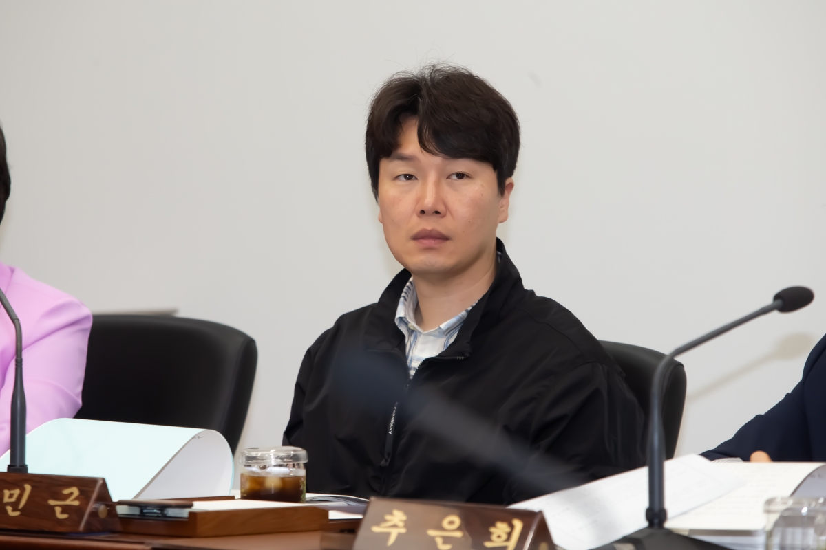 20240416-046[_P7U6095-제275회 임시회 산업건설위원회 소관 조례안 심사 및 2024년도 행정사무감사계획서 작성.jpg