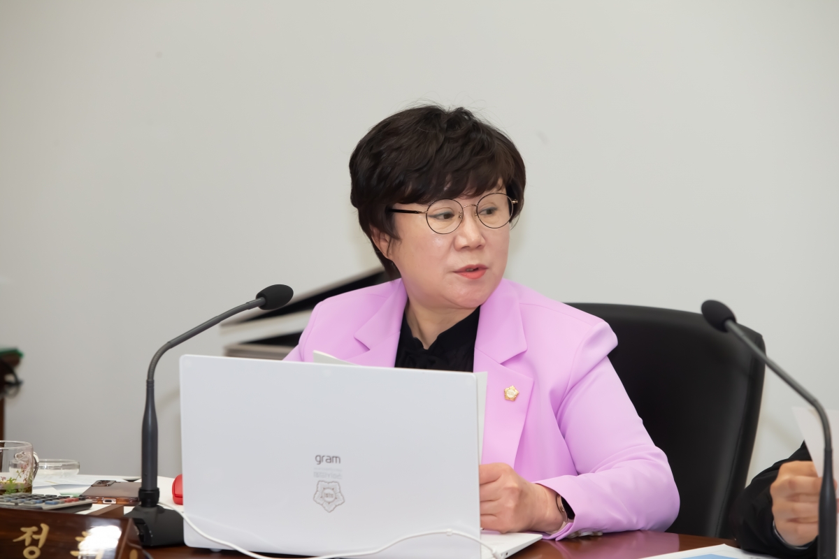 20240416-059[_P7U6180-제275회 임시회 산업건설위원회 소관 조례안 심사 및 2024년도 행정사무감사계획서 작성.jpg