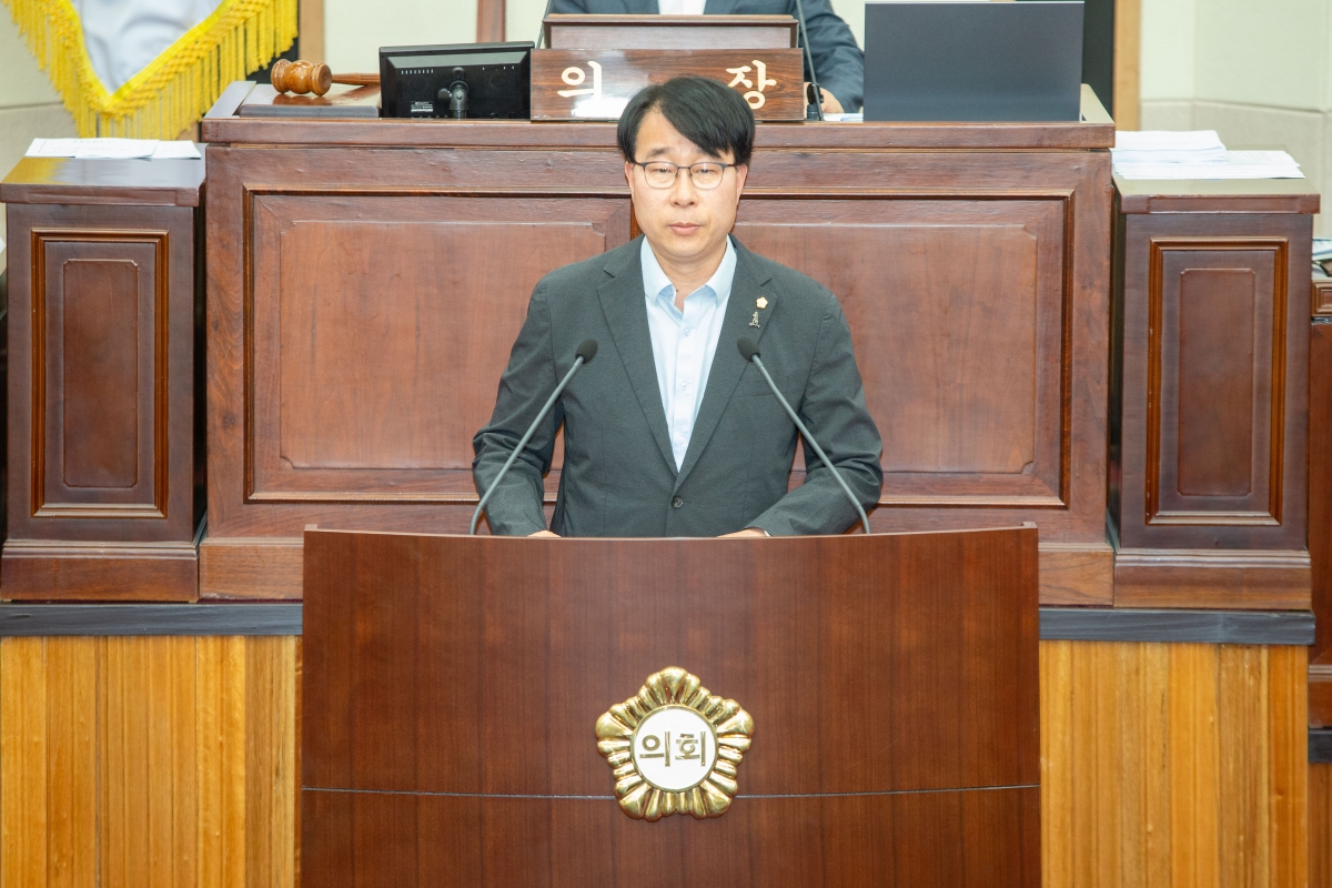 20240419-028[_P7U6650-제275회 임시회 제2차 본회의시 신용하 의원 5분 자유발언.jpg