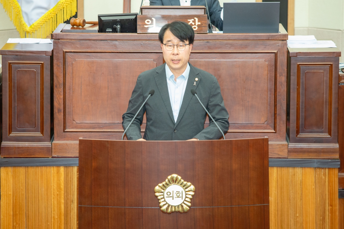 20240419-029[_P7U6655-제275회 임시회 제2차 본회의시 신용하 의원 5분 자유발언.jpg