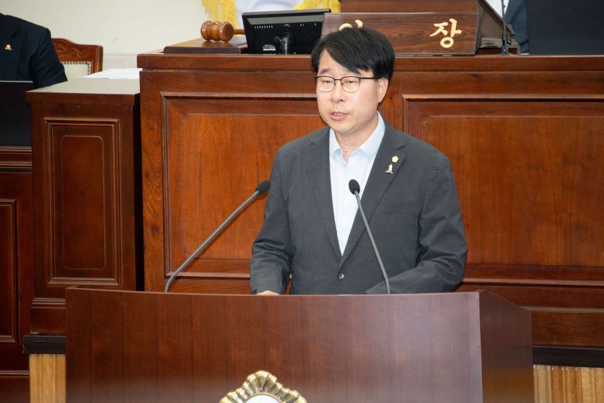 20240419-032[_P7U6665-제275회 임시회 제2차 본회의시 신용하 의원 5분 자유발언.jpg