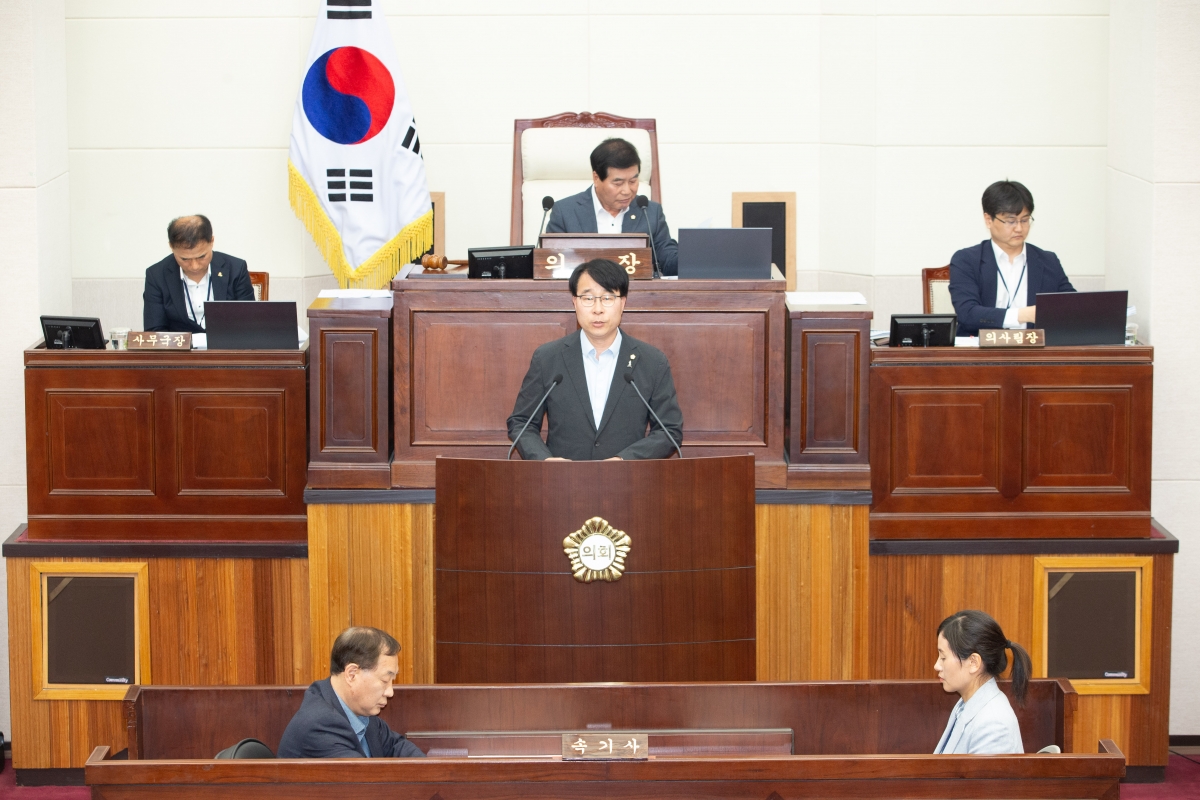 20240419-030[_P7U6658-제275회 임시회 제2차 본회의시 신용하 의원 5분 자유발언.jpg