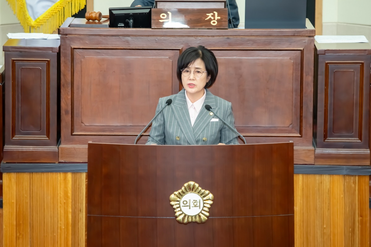 20240419-037[_P7U6691-제275회 임시회 제2차 본회의시 이명희 기획행정위원장 상임위 활동결과보고.jpg