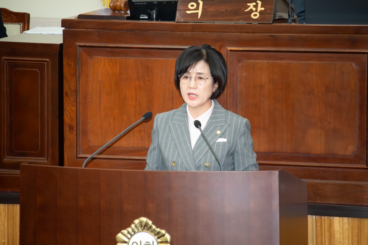 20240419-038[_P7U6693-제275회 임시회 제2차 본회의시 이명희 기획행정위원장 상임위 활동결과보고.jpg
