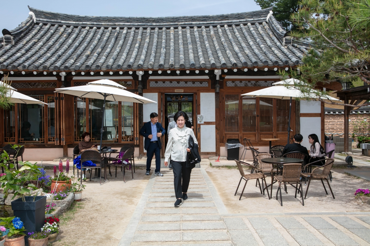 20240417-010[IMG_0549-제275회 임시회시 기획행정위원회 경주시 황리단길 비교견학.jpg