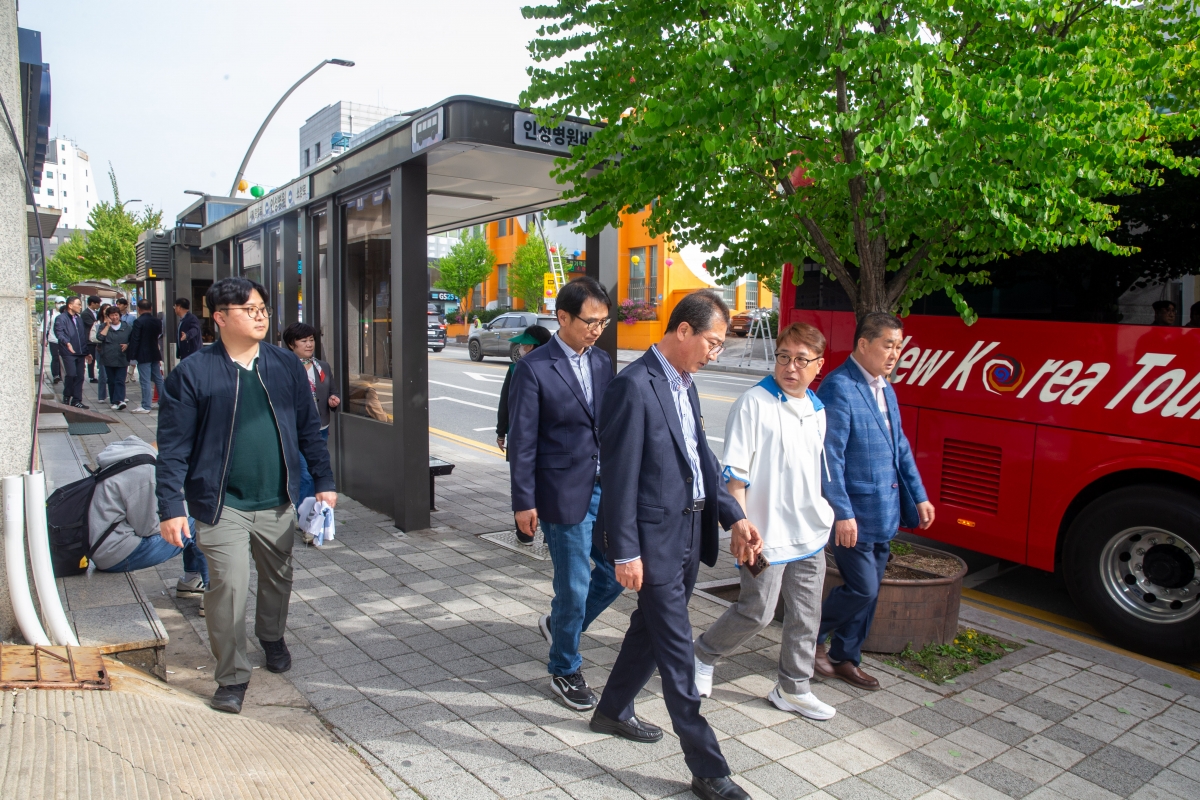 20240417-074[_P7U6341-제275회 임시회시 산업건설위원회 춘천시 버스정보시스템(BIS) 비교견학-1일차.jpg