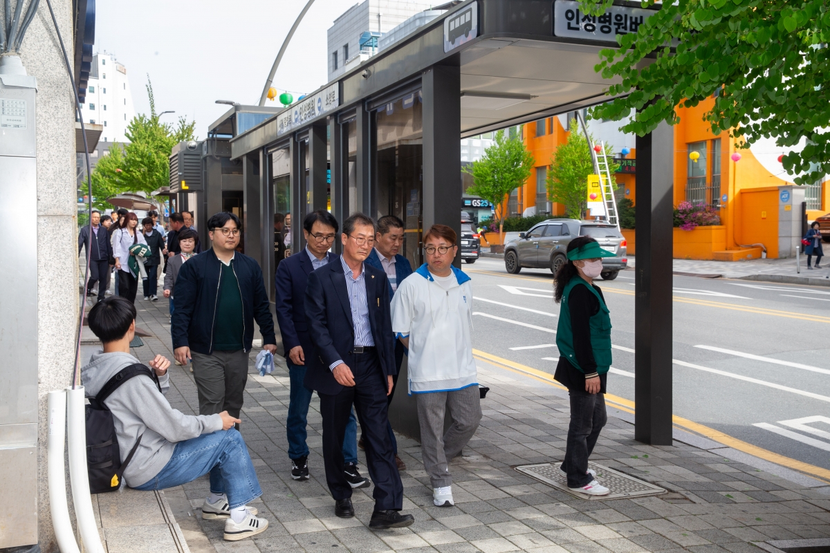 20240417-073[_P7U6340-제275회 임시회시 산업건설위원회 춘천시 버스정보시스템(BIS) 비교견학-1일차.jpg