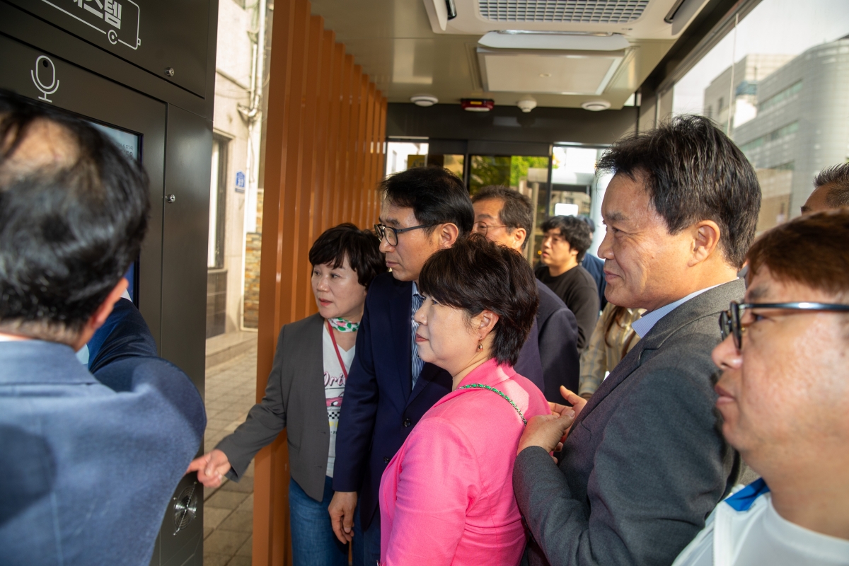 20240417-063[_P7U6298-제275회 임시회시 산업건설위원회 춘천시 버스정보시스템(BIS) 비교견학-1일차.jpg
