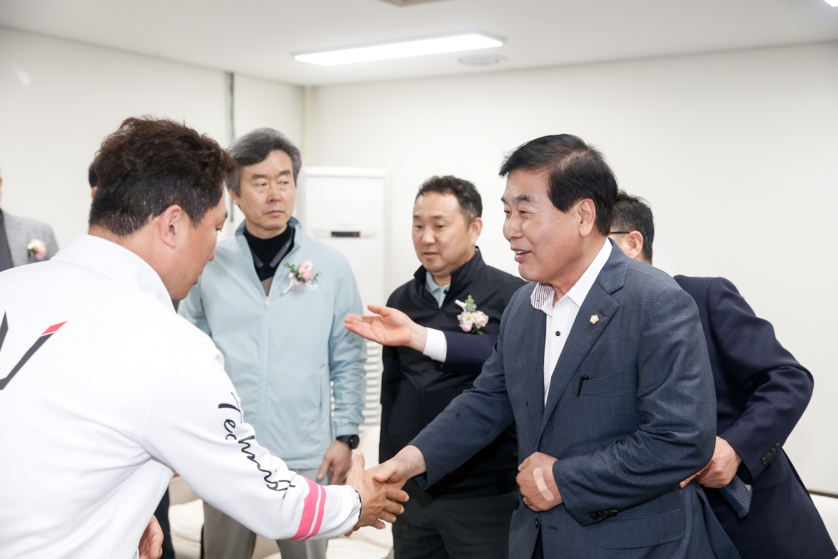 20240420-023[_P7U6786-1-제17회 구미새마을배 오픈 배드민턴대회.jpg