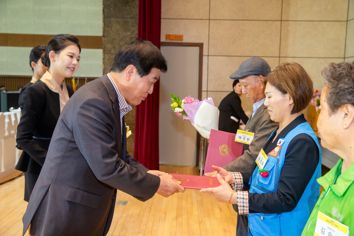 20240423-027[_P7U7159-제44회 장애인의 날 기념식.jpg