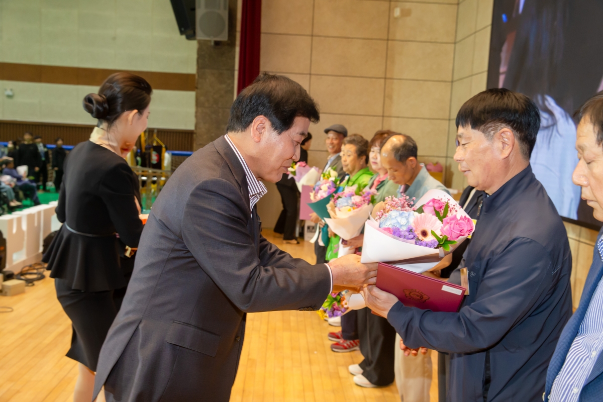 20240423-032[_P7U7175-제44회 장애인의 날 기념식.jpg