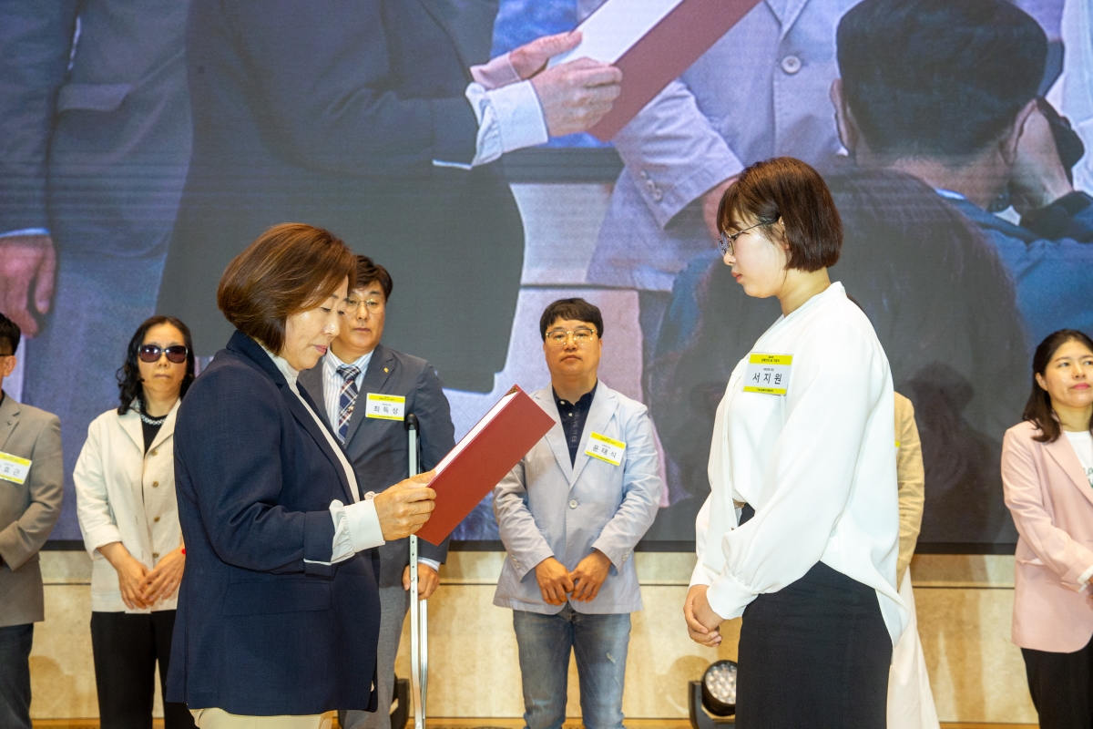 20240423-014[_P7U7113-제44회 장애인의 날 기념식.jpg