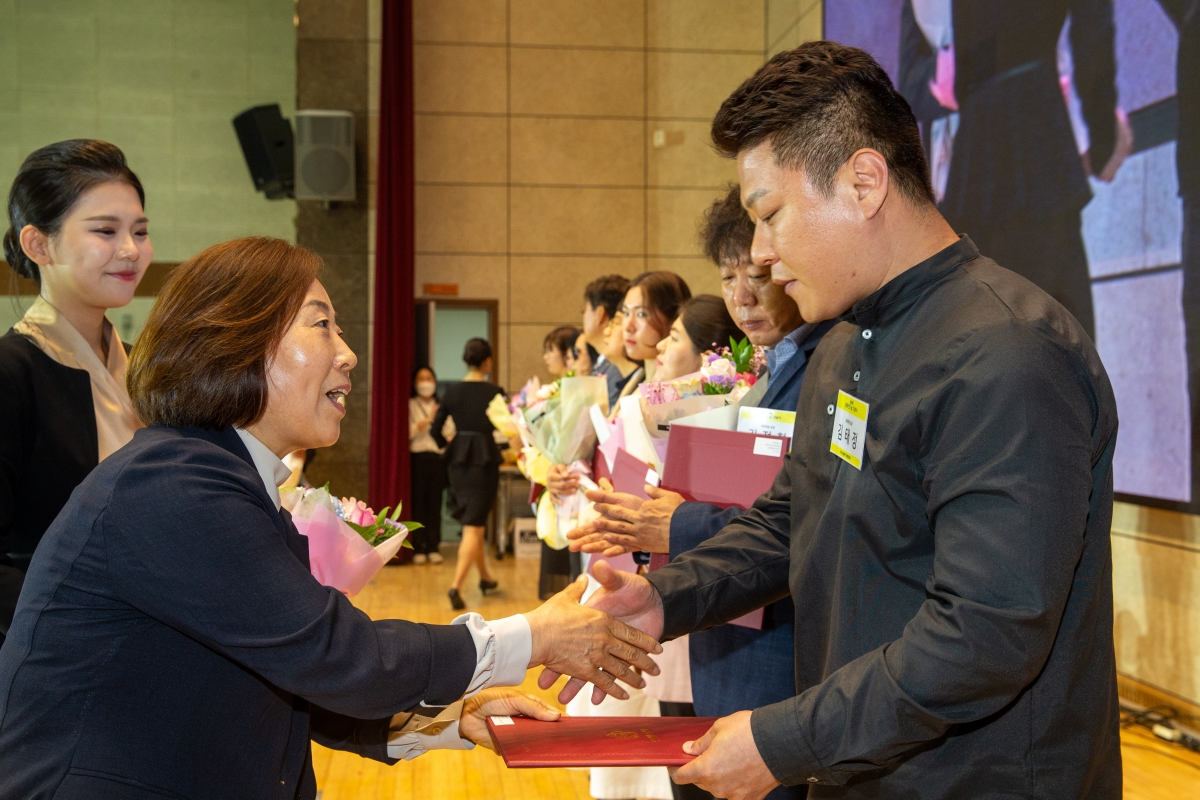20240423-022[_P7U7143-제44회 장애인의 날 기념식.jpg