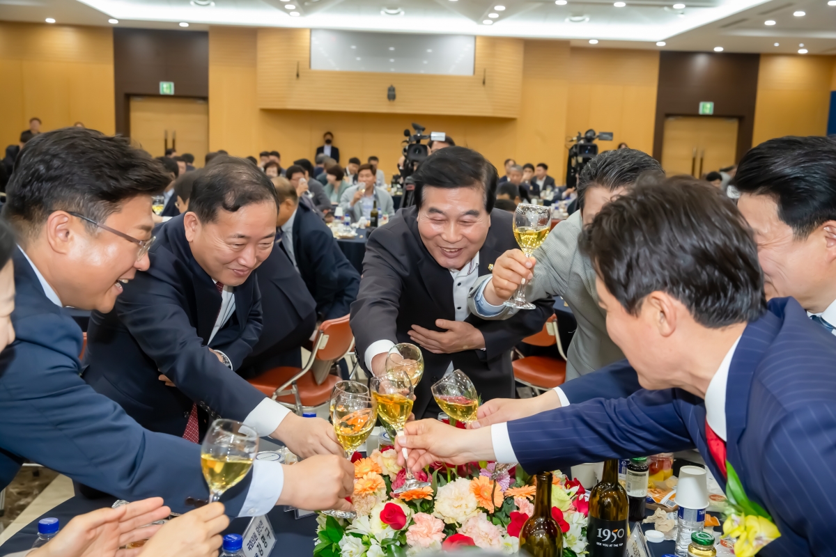 20240425-023[_P7U7816-제22대 국회의원선거 당선인 축하회.jpg