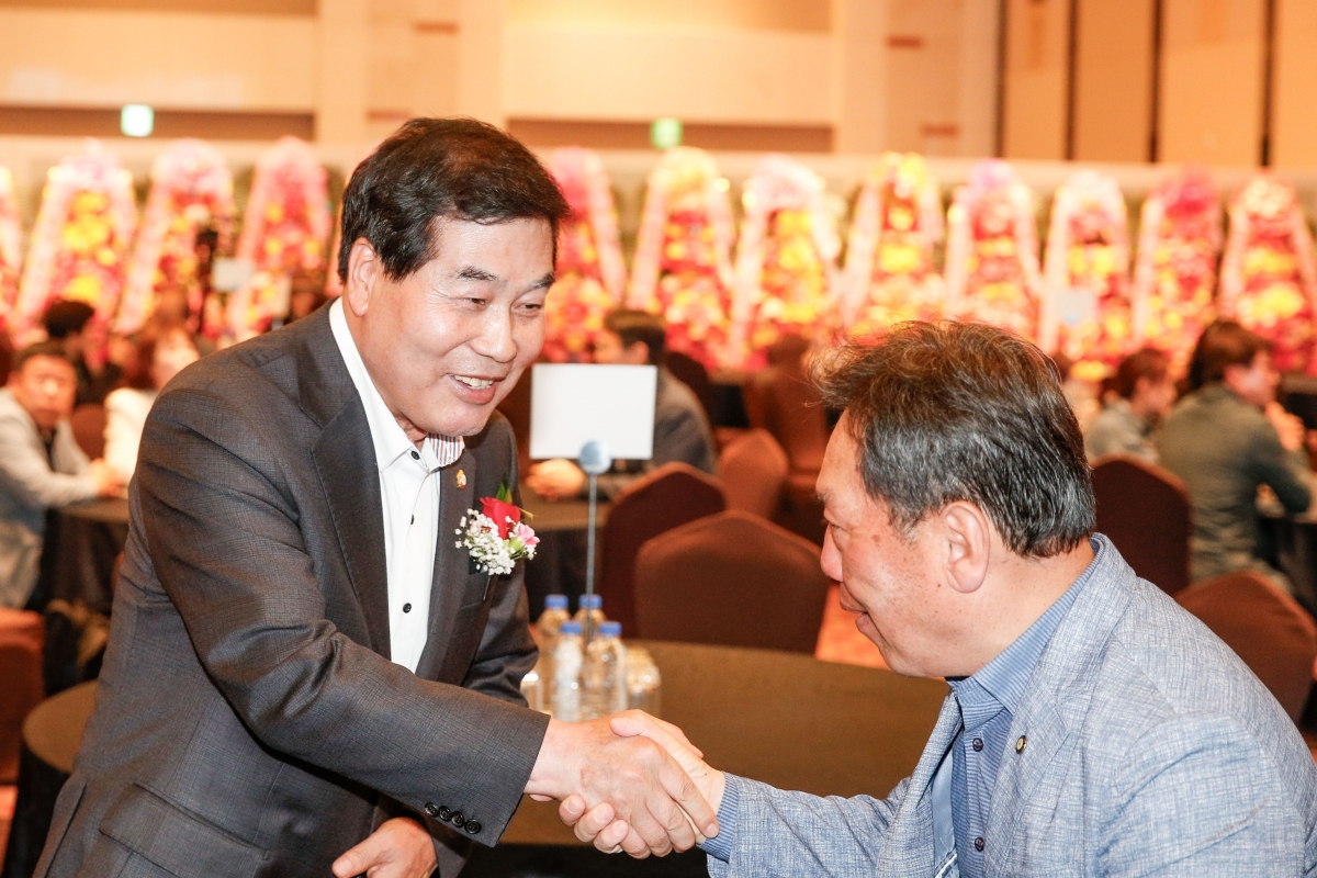 20240426-004[_P7U7832-1-사)한국정수문화예술원 이사장 이·취임식.jpg