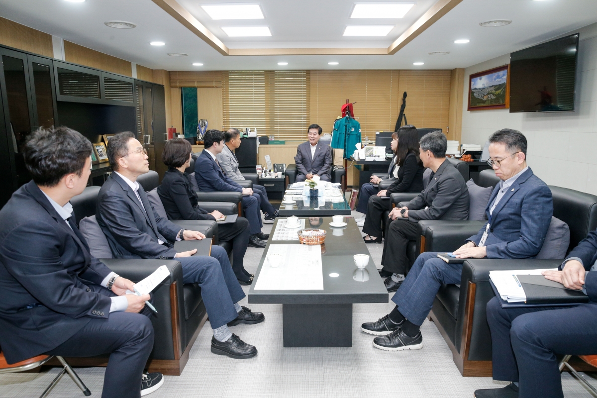 20240501-021[_P7U8863-1-구미시의회 임용장 수여식.jpg