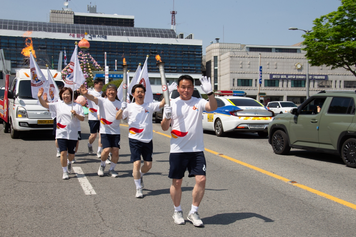 20240510-070[_P7U0216-제62회 경북도민체육대회 성화 출정식 및 성화 봉송.jpg