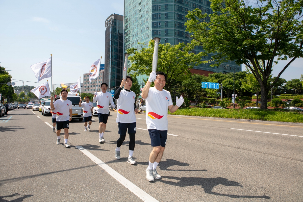 20240510-126[IMG_1461-제62회 경북도민체육대회 성화 출정식 및 성화 봉송.jpg