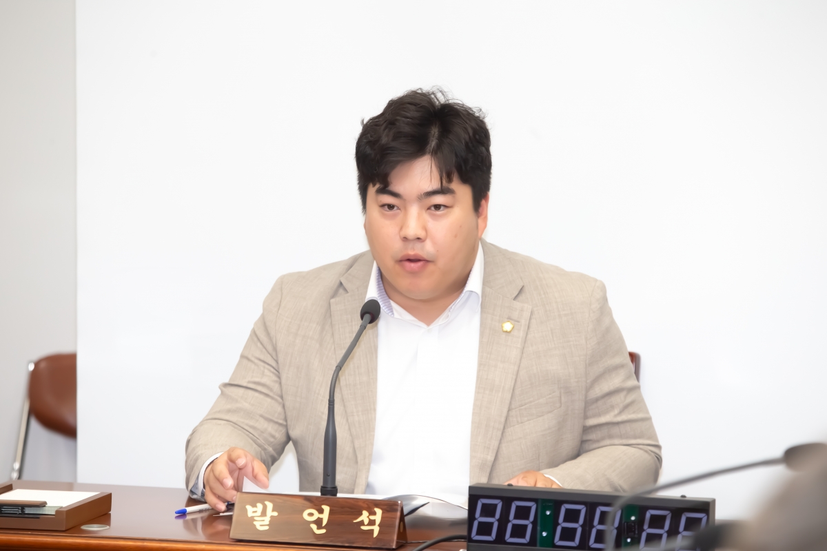 20240517-038[_P7U1663-제276회 임시회 기획행정위원회 조례안 심사활동.jpg
