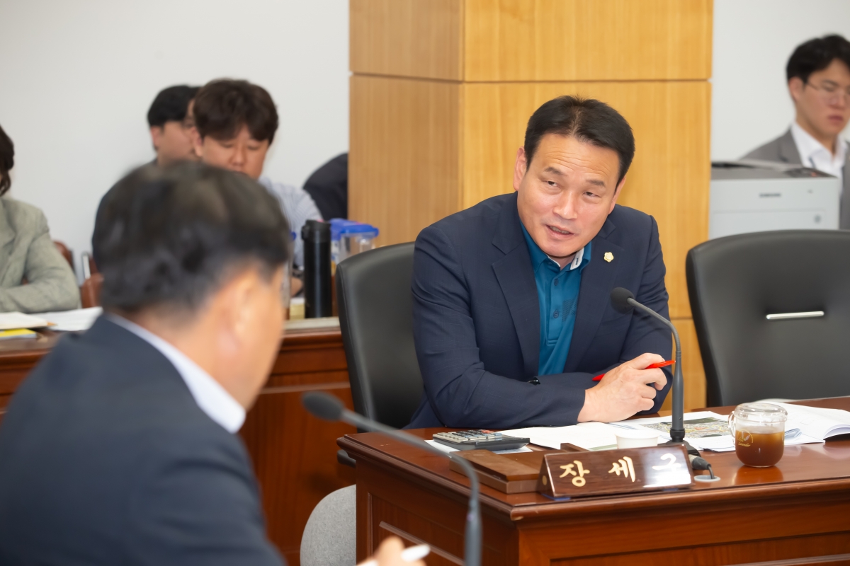 20240517-064[_P7U1720-제276회 임시회 산업건설위원회 조례안 심사활동.jpg