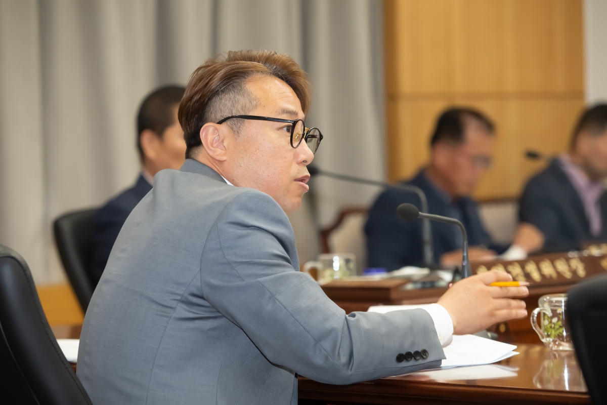 20240517-071[_P7U1741-제276회 임시회 산업건설위원회 조례안 심사활동.jpg