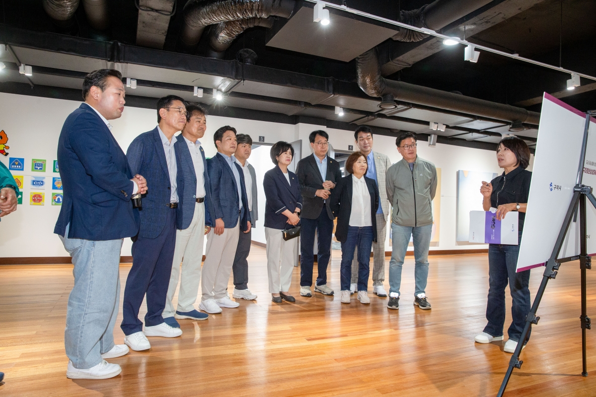 20240520-032[_P7U2291-제276회 임시회 기획행정위원회 구미청년상상마루 현장 방문.jpg