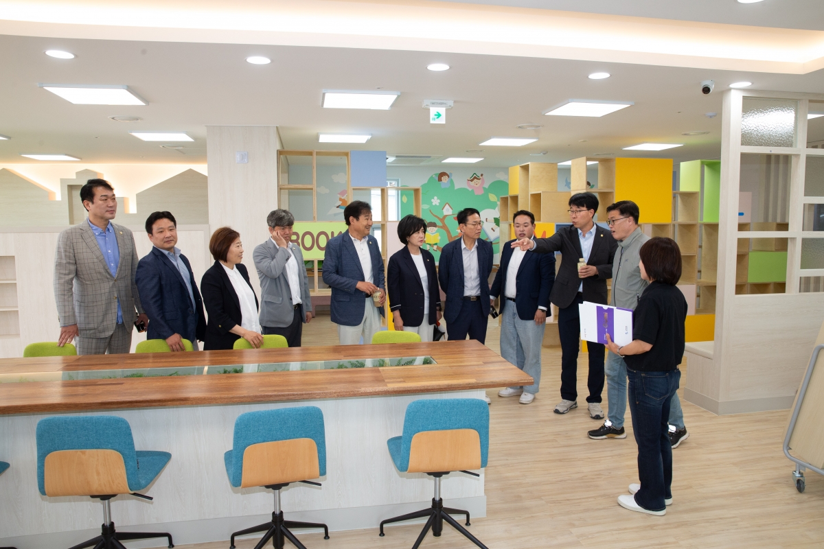 20240520-023[_P7U2256-제276회 임시회 기획행정위원회 구미생활문화센터 현장 방문.jpg