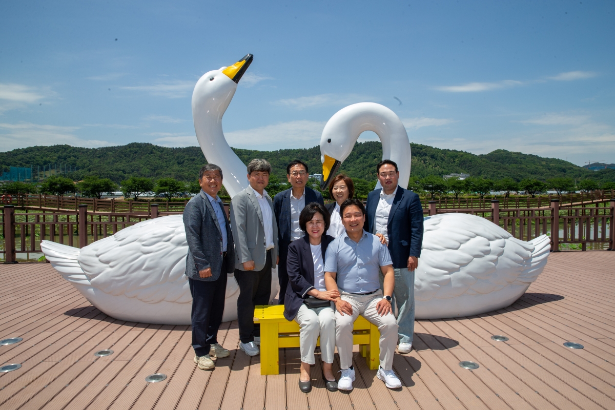 20240520-061[_P7U2378-제276회 임시회 기획행정위원회 지산샛강생태공원 현장 방문.jpg
